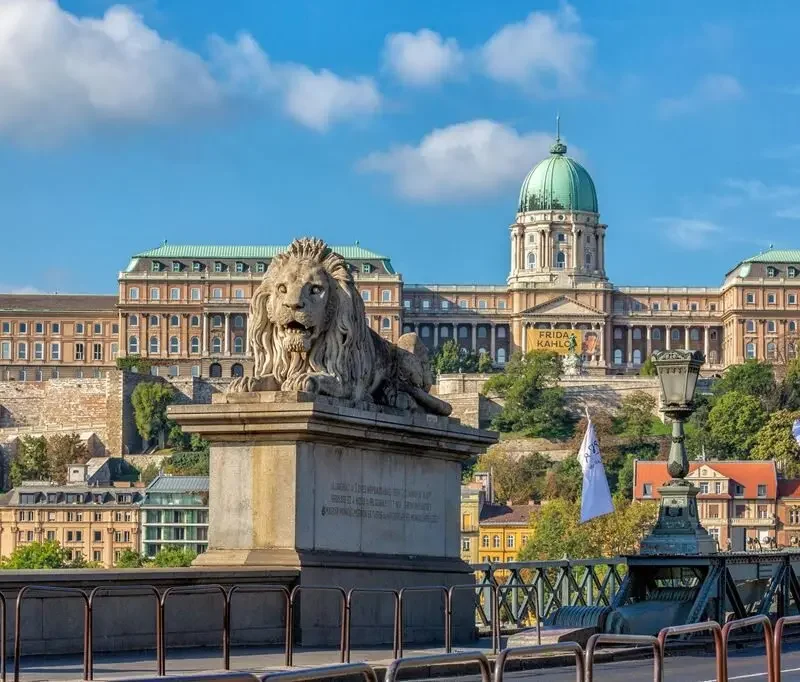 Májová Budapešť (vlakem)