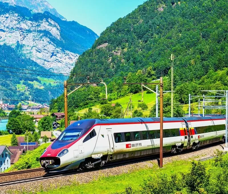 Švýcarské Alpy: Putování horskými expresy (letecky)